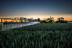 John Deere запускает в производство самый большой прицепной опрыскивател