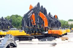 John Deere приобретает мощности совместного предприятия Deere-Hitachi